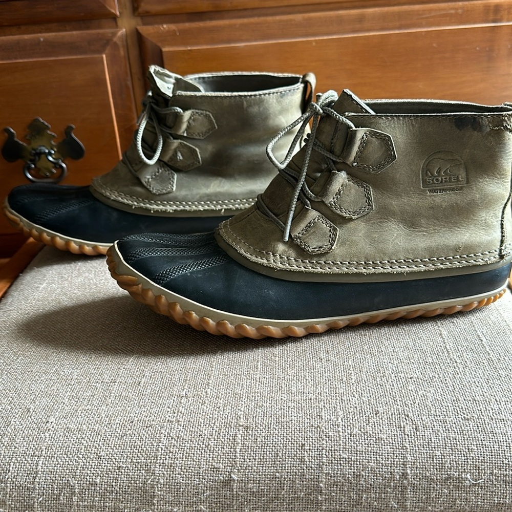 Olive green sorel duck boot!!!